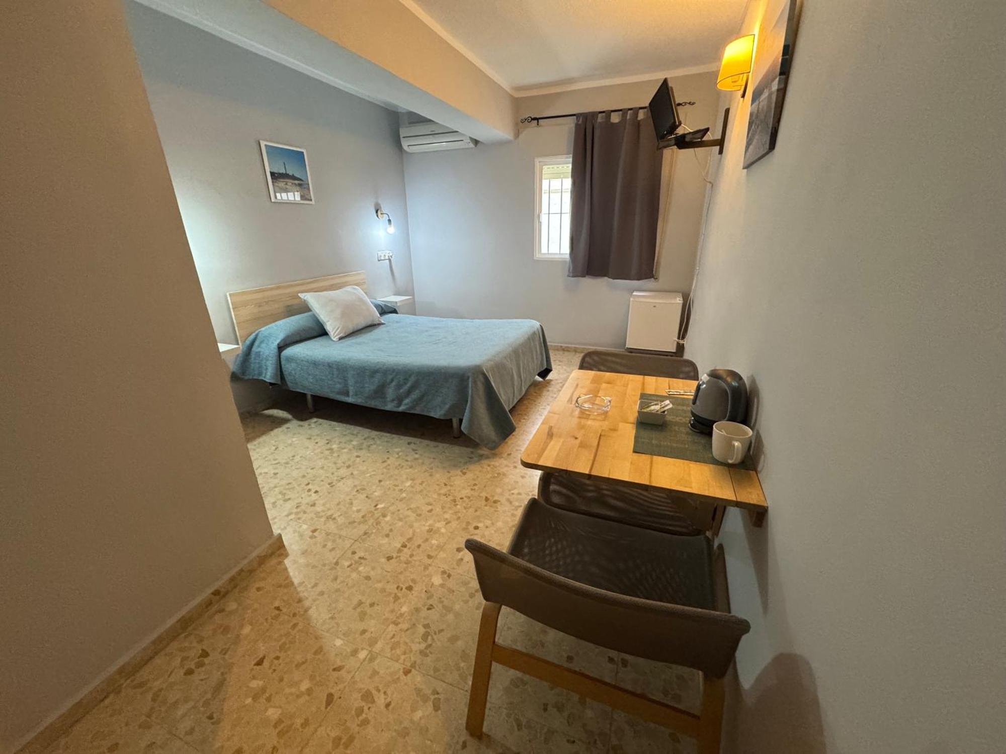 Hostal Miramar Los Canos De Meca Kültér fotó