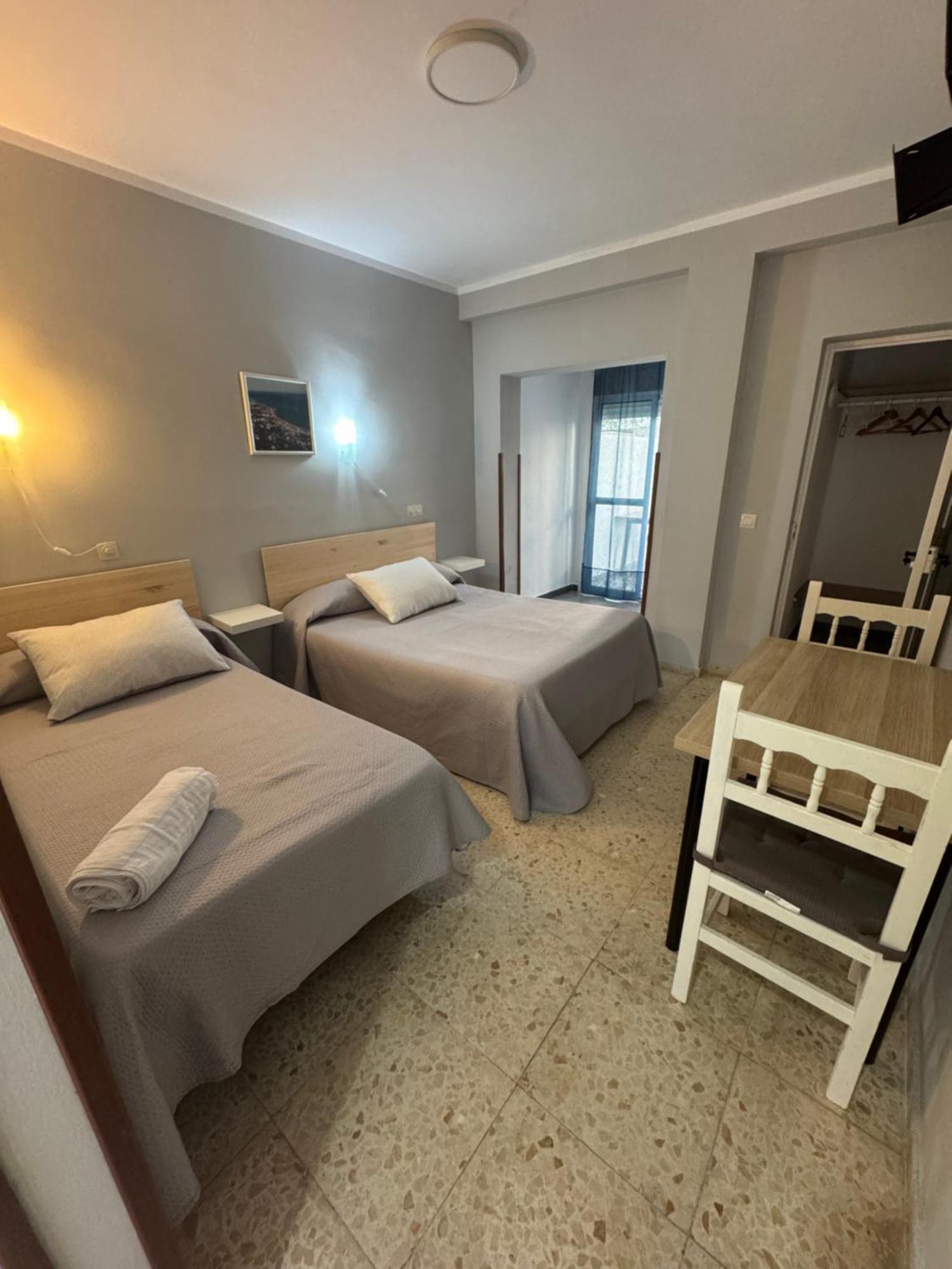 Hostal Miramar Los Canos De Meca Kültér fotó