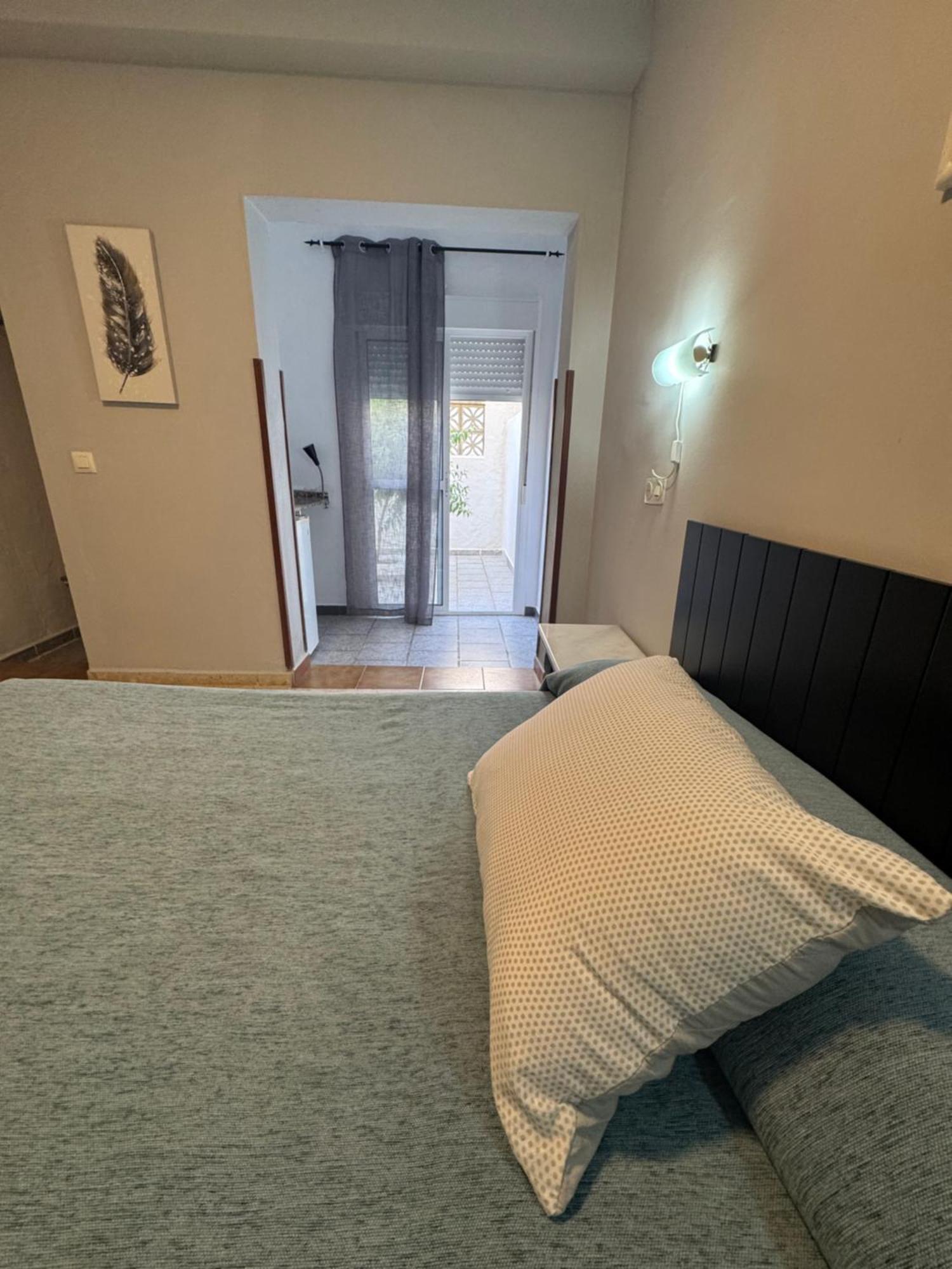 Hostal Miramar Los Canos De Meca Kültér fotó