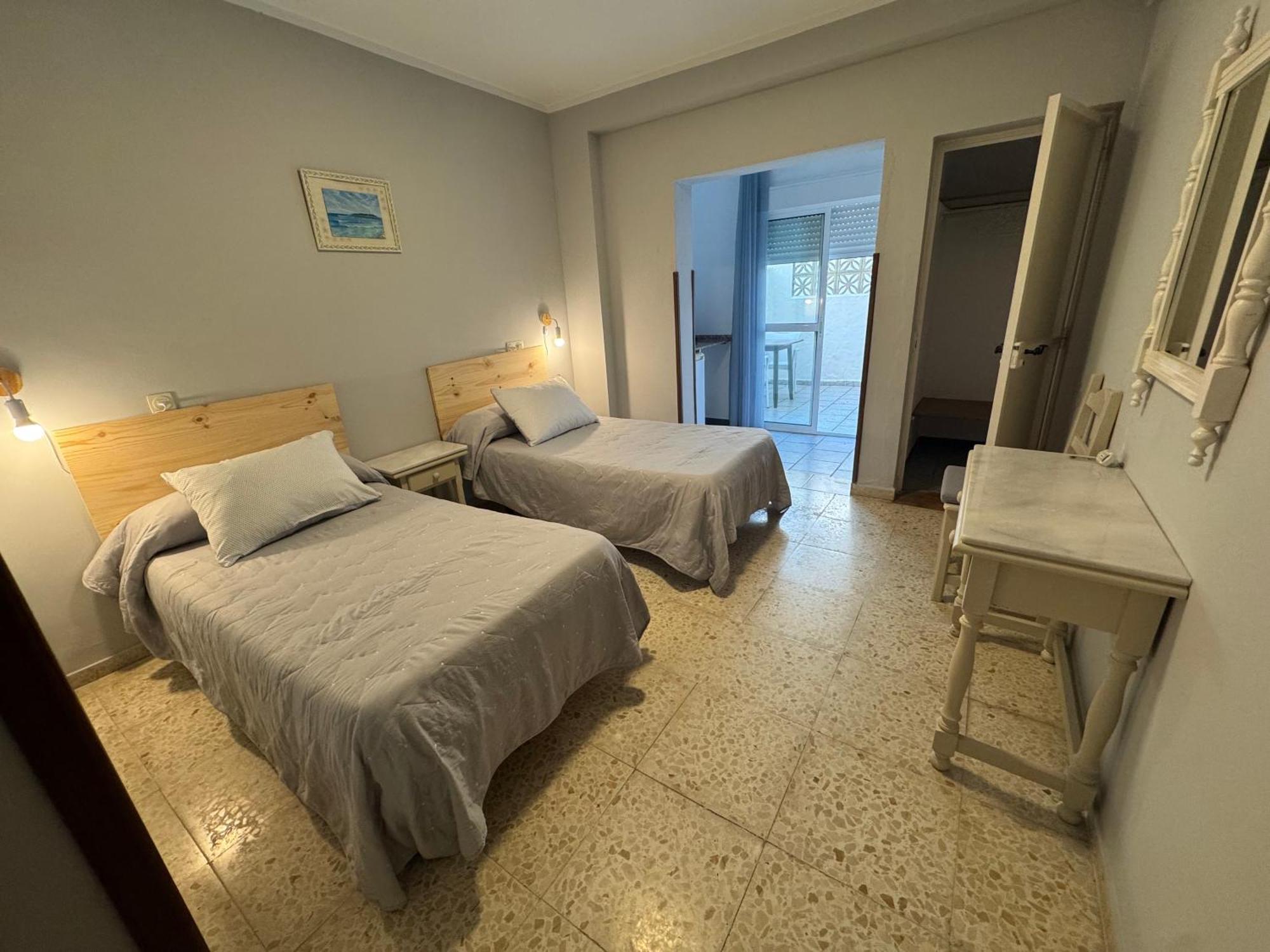 Hostal Miramar Los Canos De Meca Kültér fotó