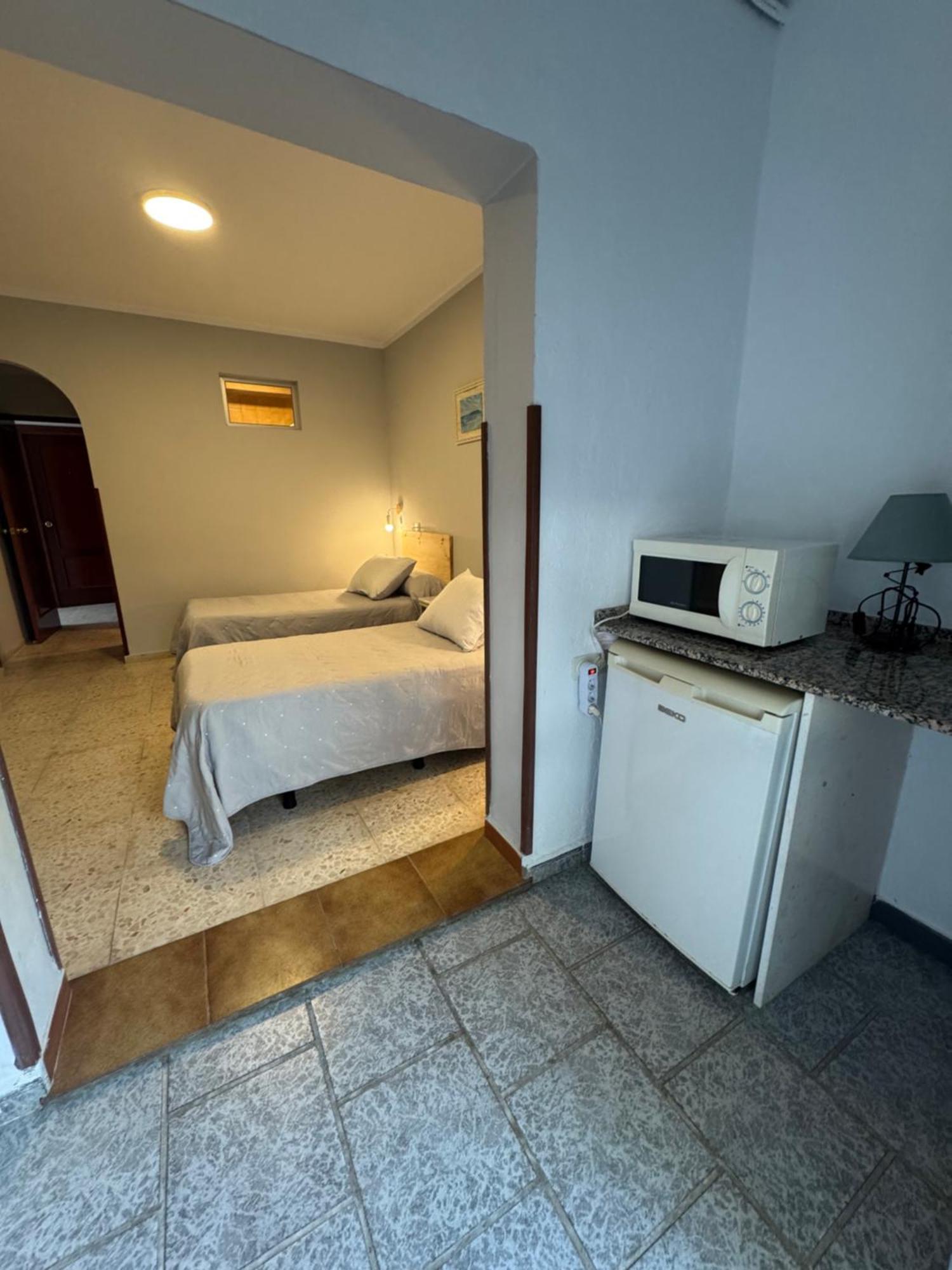 Hostal Miramar Los Canos De Meca Kültér fotó