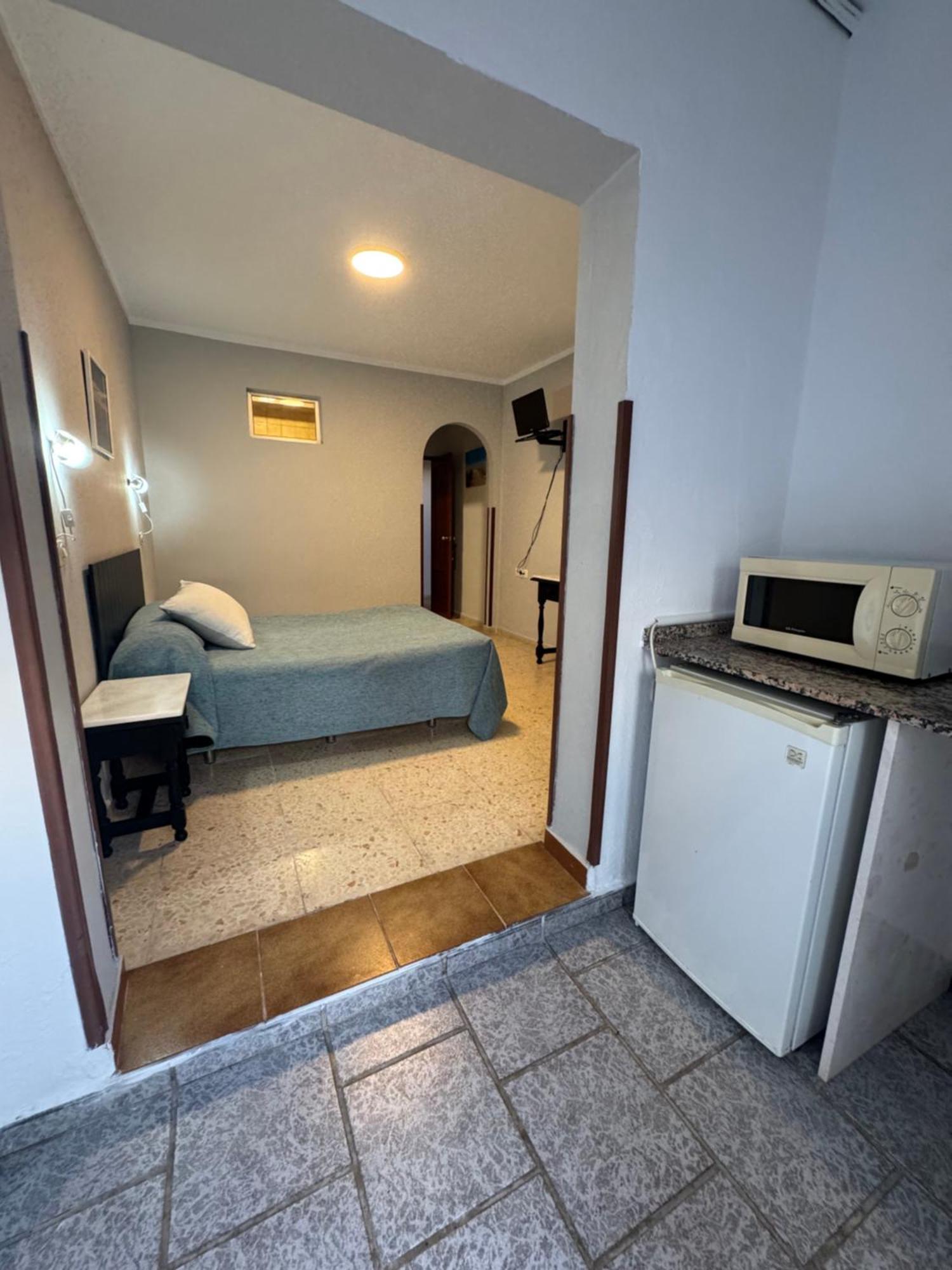 Hostal Miramar Los Canos De Meca Kültér fotó